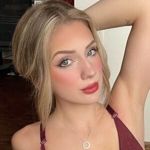 Best Kenzi Kay hottest OnlyFans Model and Creator 2023